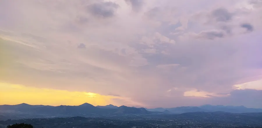 Il tramonto sulla valle telesina, visto dai 600 metri